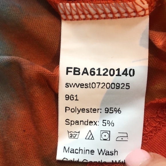 Sporty Tie Dye Crop Top Size Medium - Picture 5 of 5